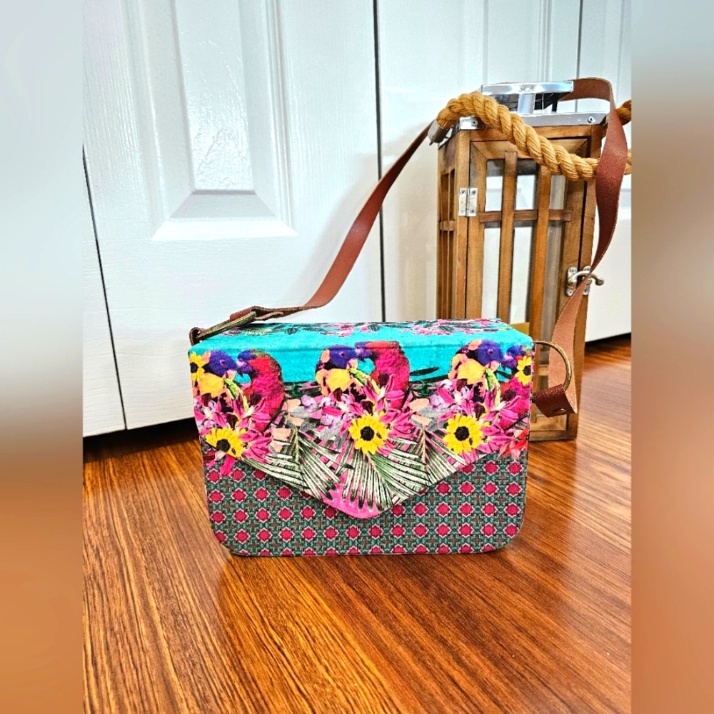 New Tropical box purse